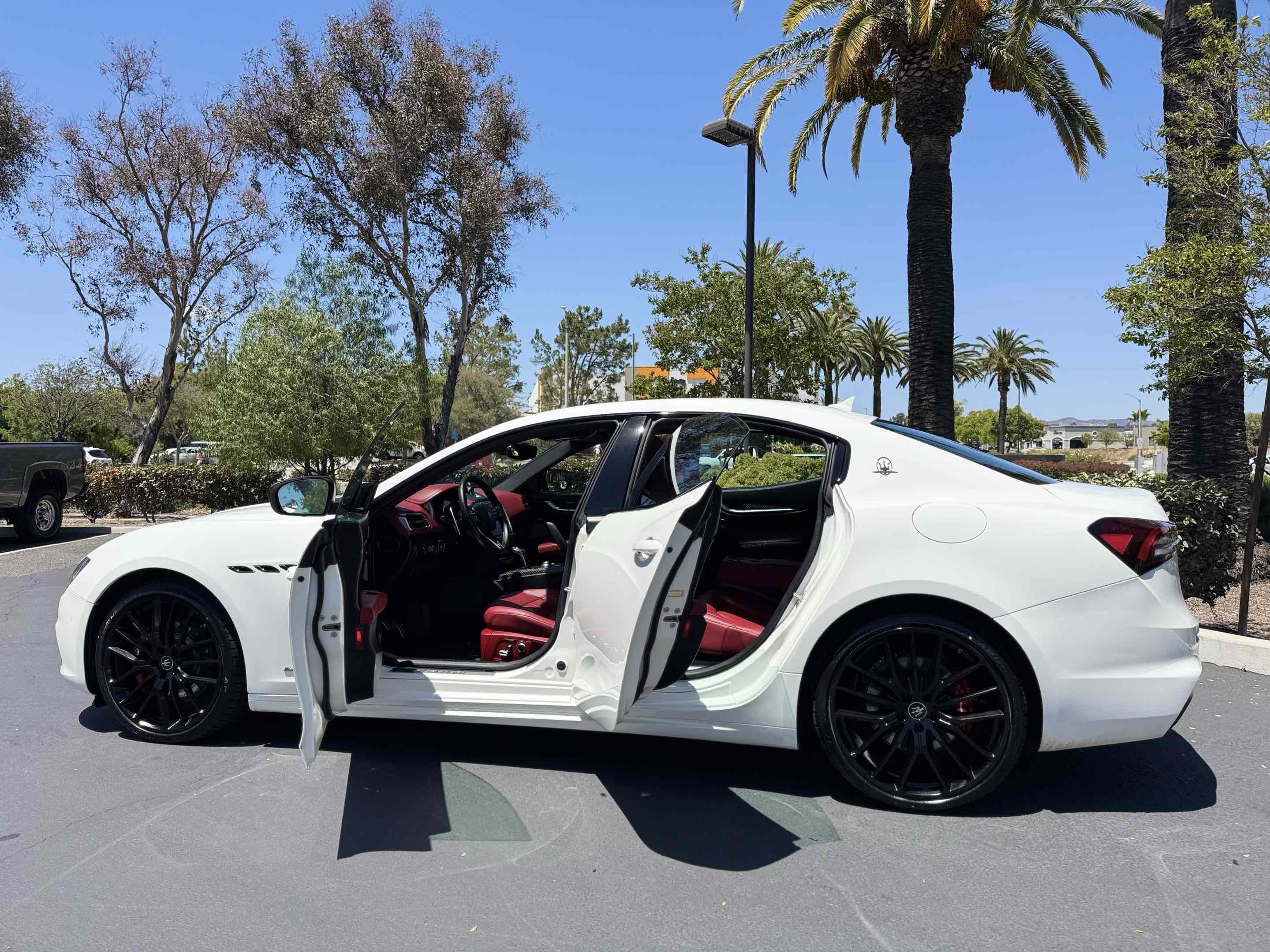 Used 2021 Maserati Ghibli S GranSport RWD image 19
