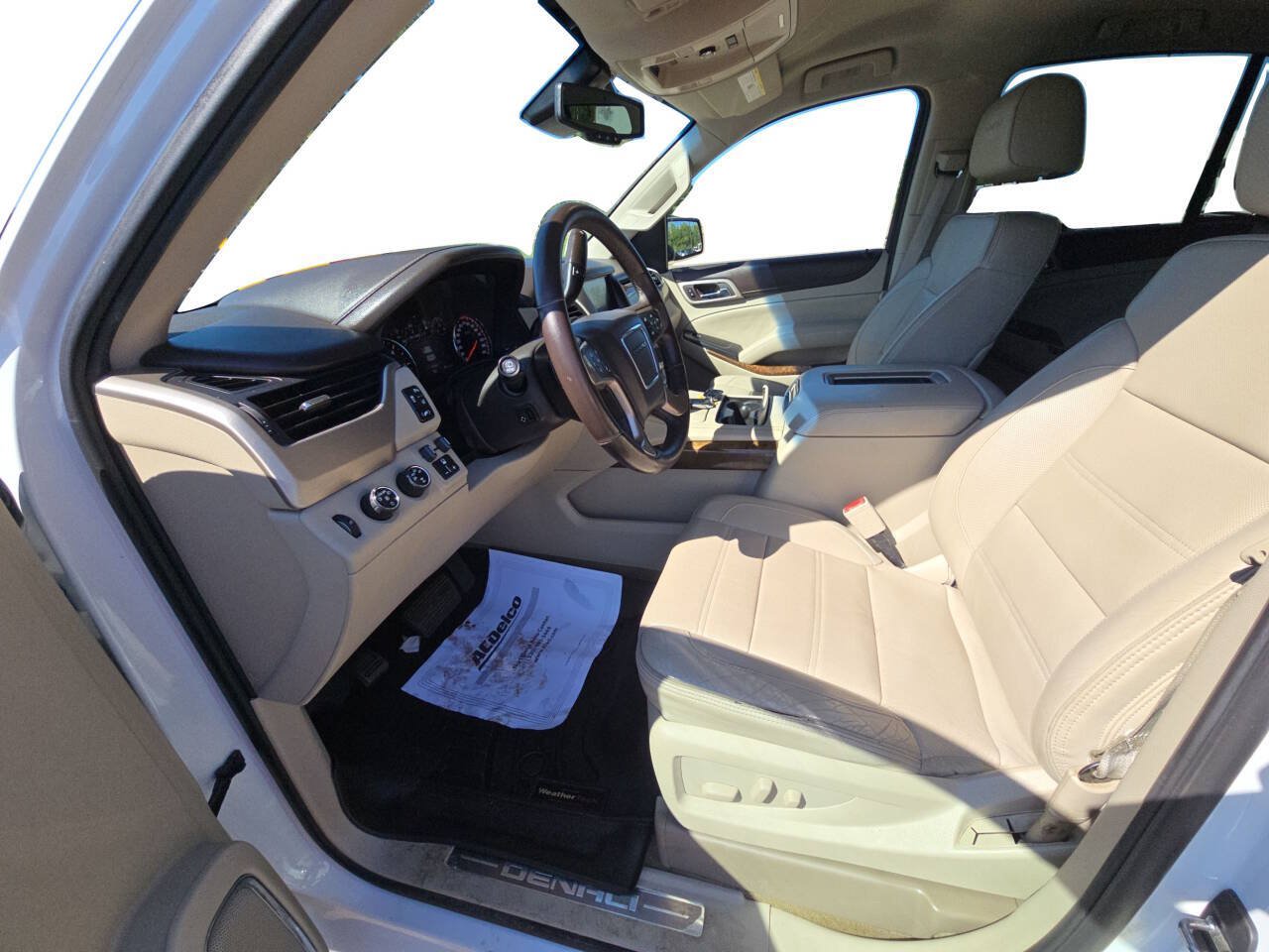 Used 2015 GMC Yukon Denali AWD/4WD image 9