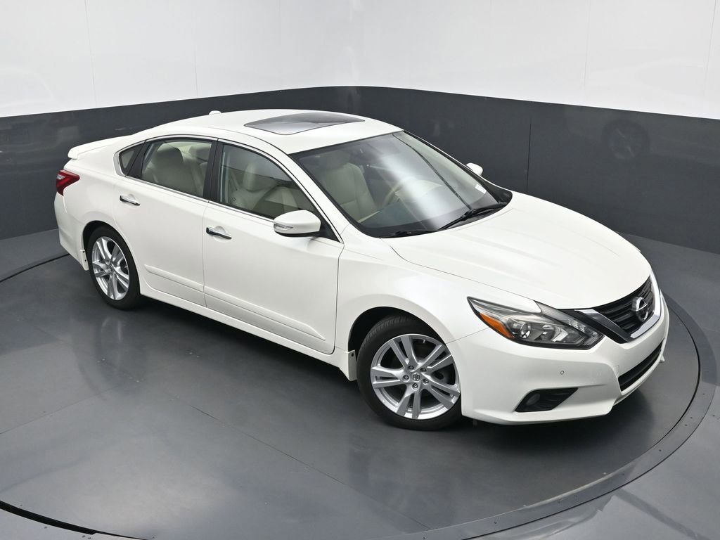 Used 2017 Nissan Altima 3.5 SL w/ 3.5SL Technology Package FWD image 29