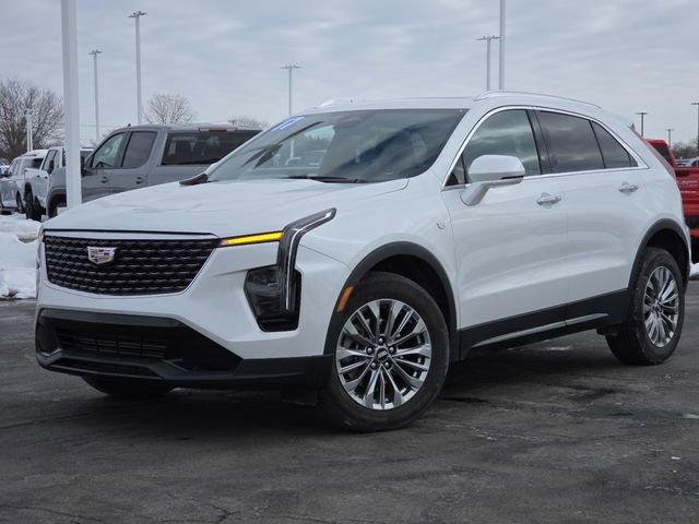 Used 2024 Cadillac XT4 Premium Luxury w/ Technology Package image 2