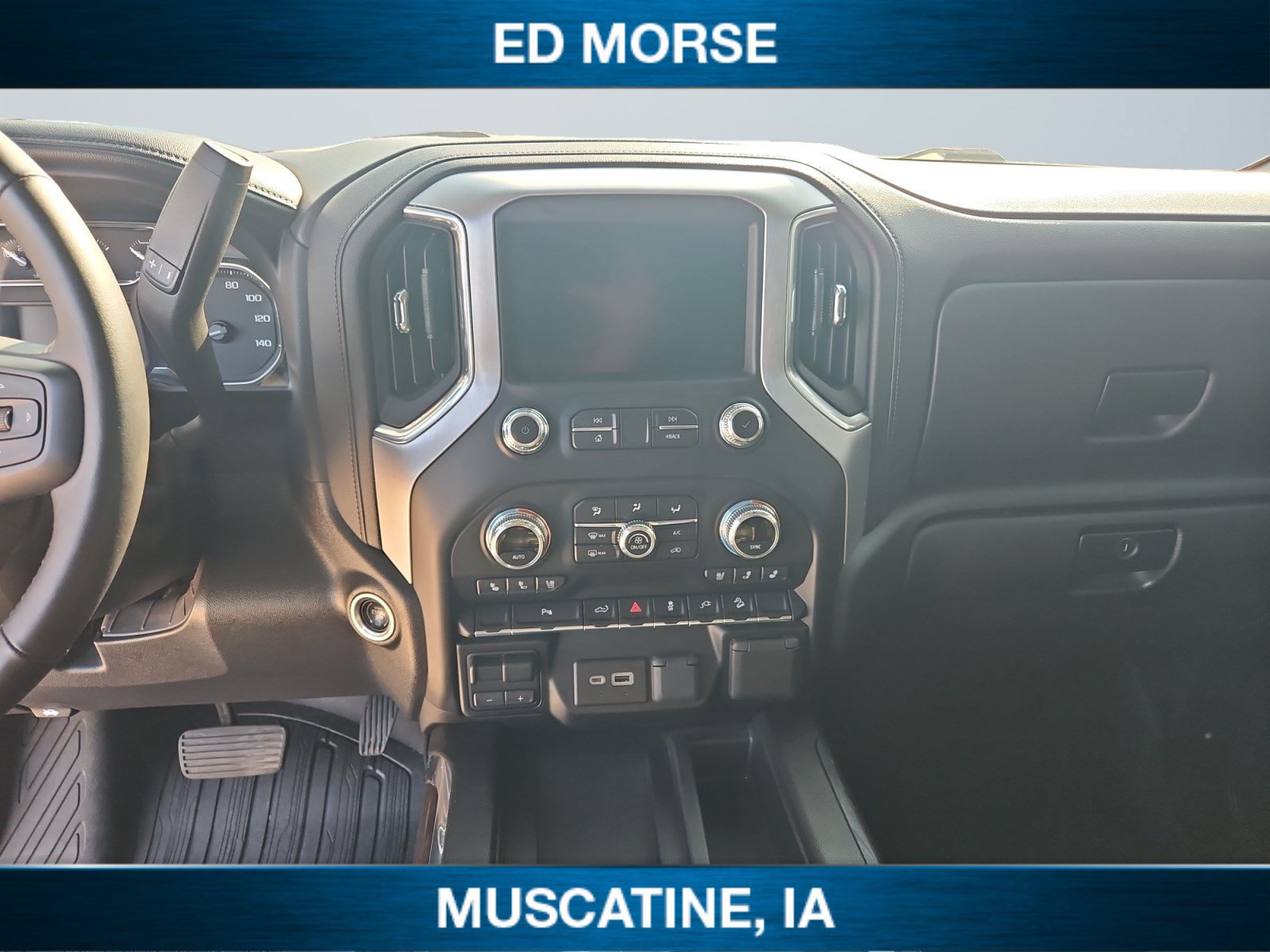 Used 2022 GMC Sierra 2500 SLT w/ SLT Preferred Package AWD/4WD image 15
