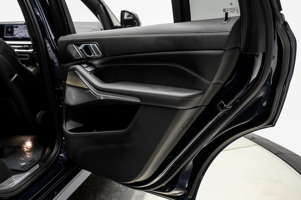 Used 2024 BMW ALPINA XB7 AWD/4WD image 47