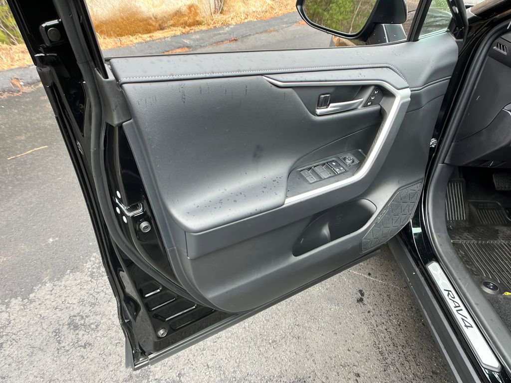 Used 2025 Toyota RAV4 Limited w/ Advanced Technology Package image 11