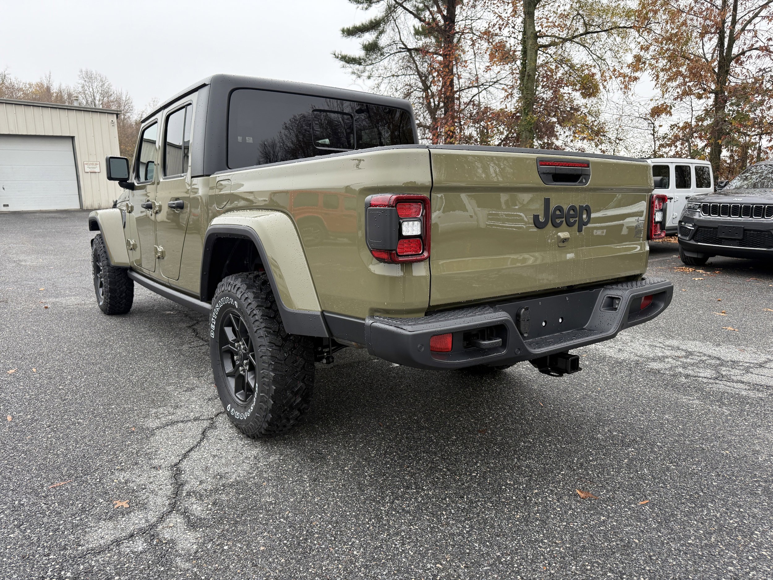 New 2026 Jeep Gladiator Sport AWD/4WD image 5