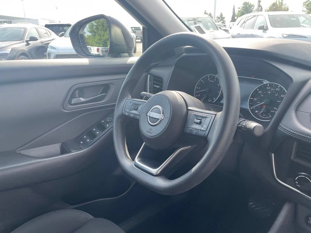 Used 2024 Nissan Rogue S AWD/4WD image 29