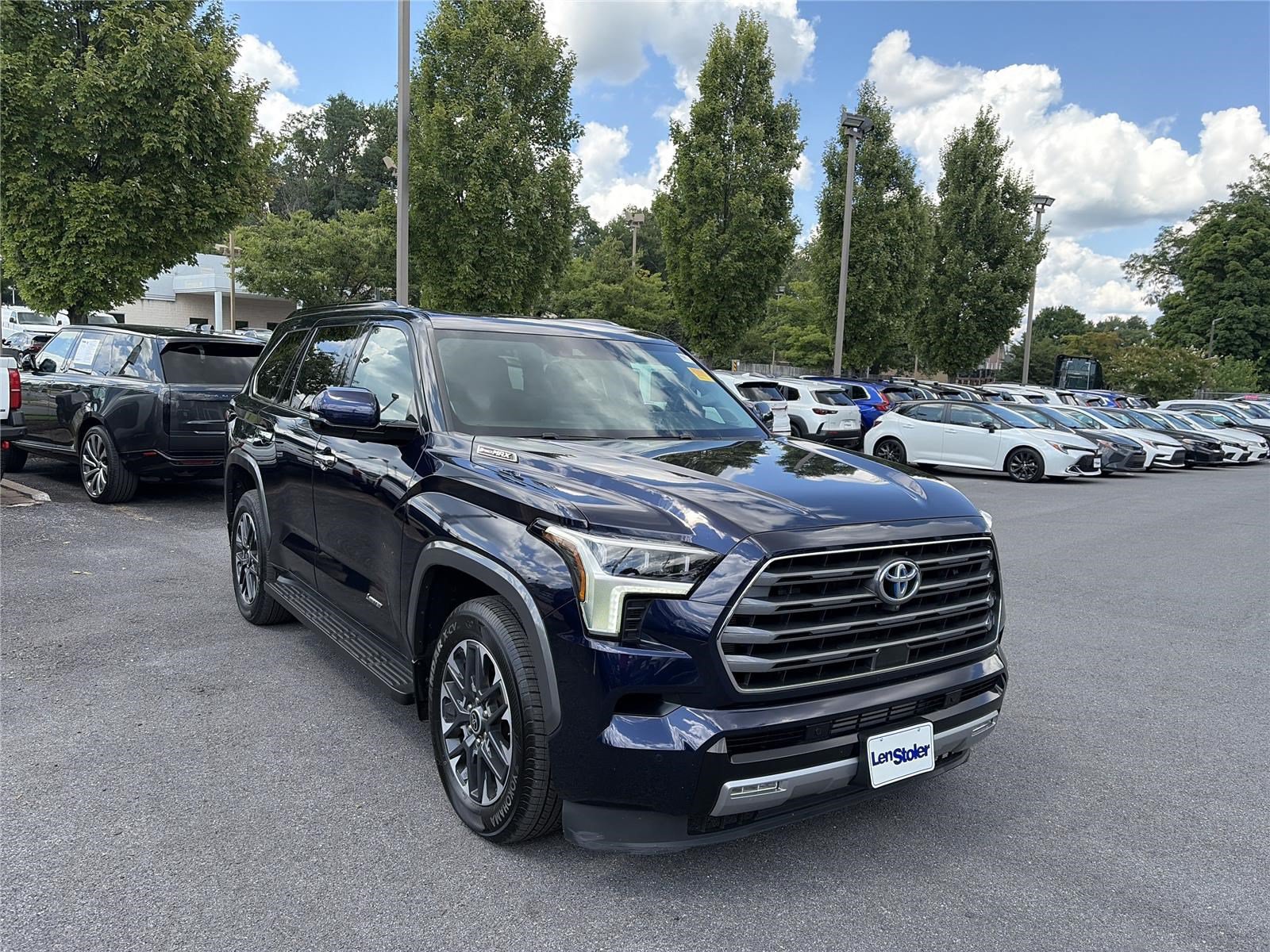 Used 2023 Toyota Sequoia Limited w/ Tow Technology Package AWD/4WD image 7