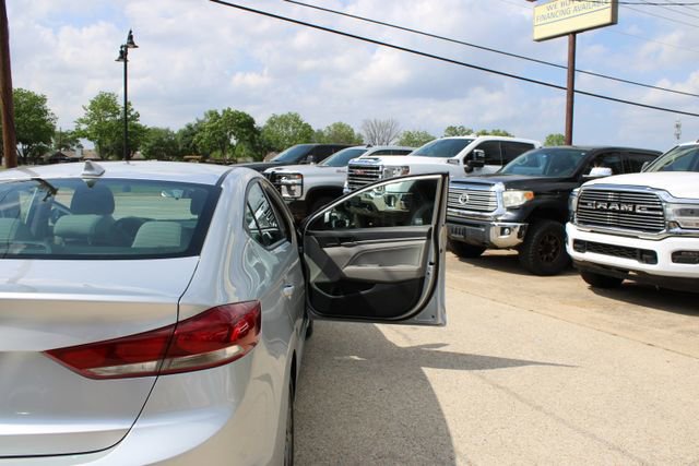 Used 2018 Hyundai Elantra SEL FWD image 36