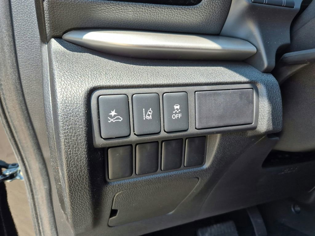 Used 2025 Mitsubishi Eclipse Cross ES image 17