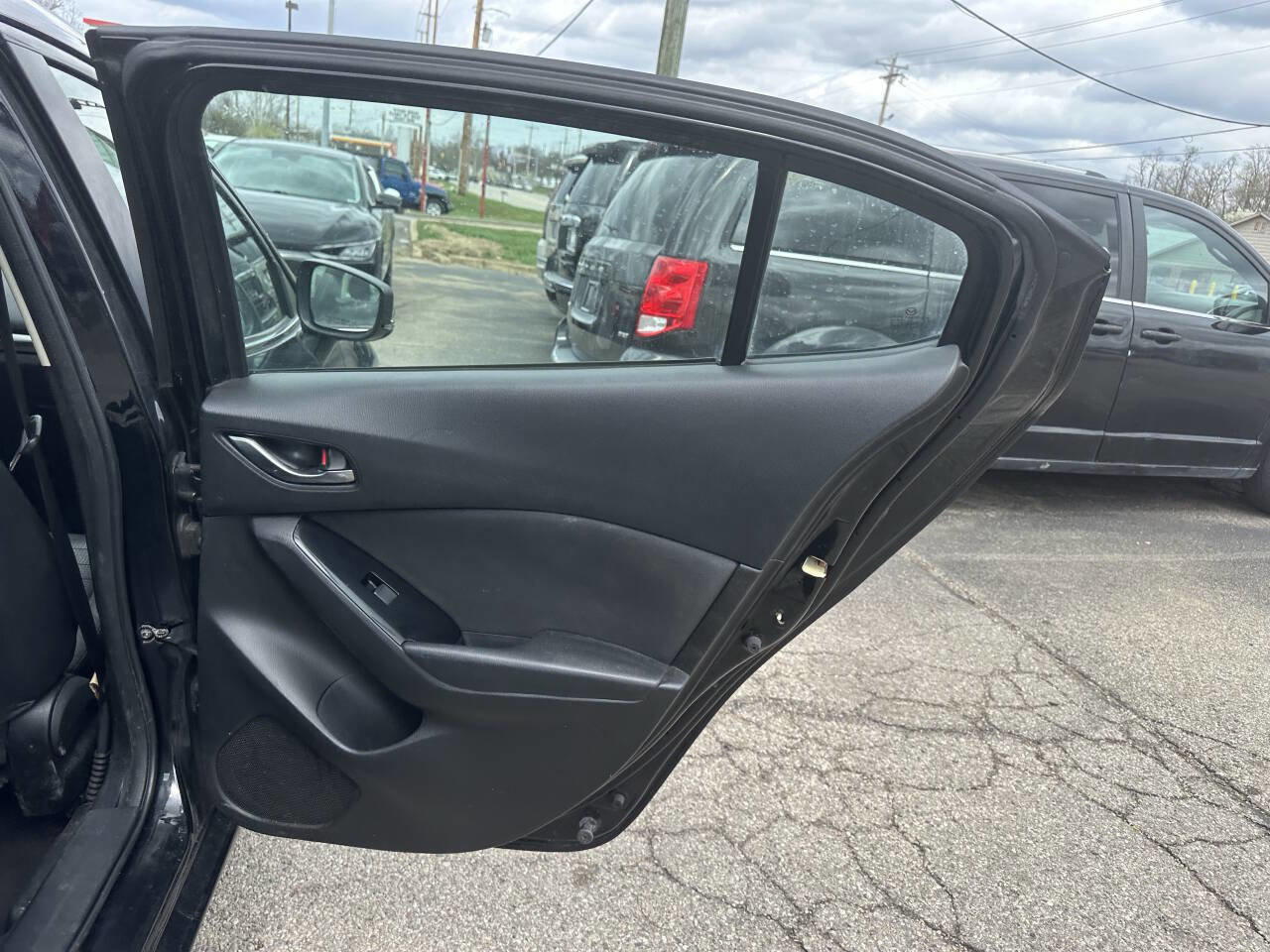 Used 2018 MAZDA MAZDA3 Sport w/ Preferred Equipment Package image 16