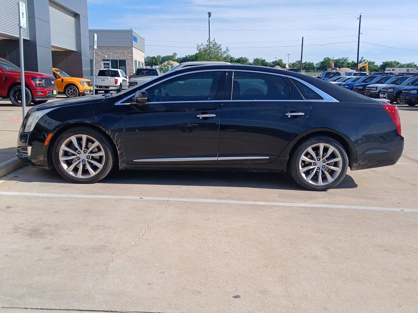 Used 2016 Cadillac XTS Luxury w/ Driver Awareness Package FWD image 9
