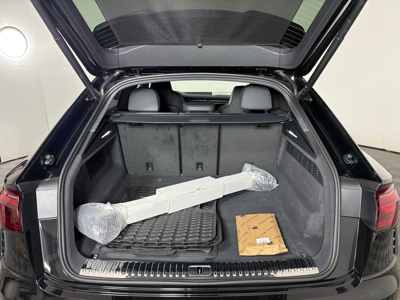 New 2026 Audi RS Q8 performance image 21