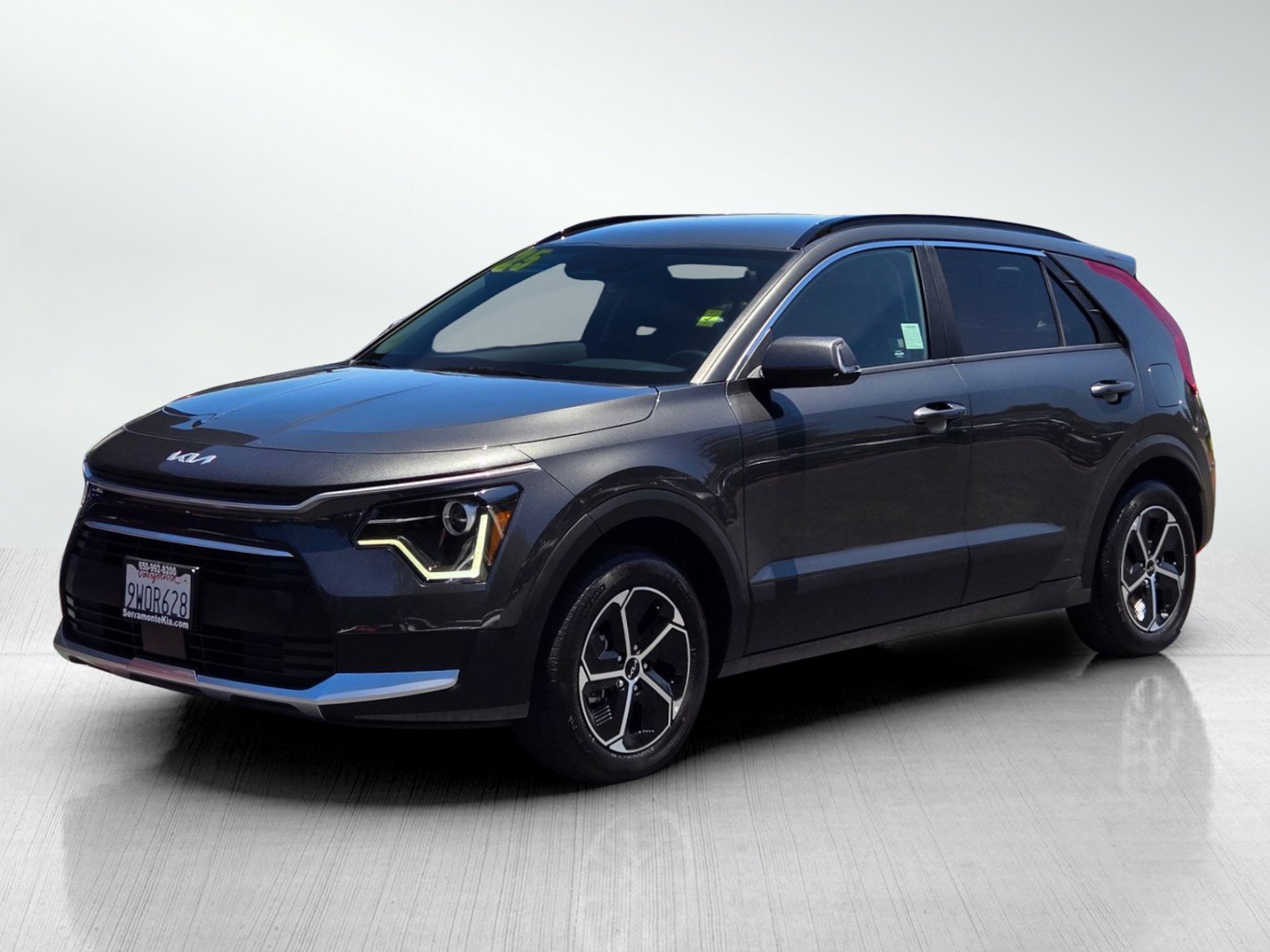 Used 2025 Kia Niro EX FWD image 8