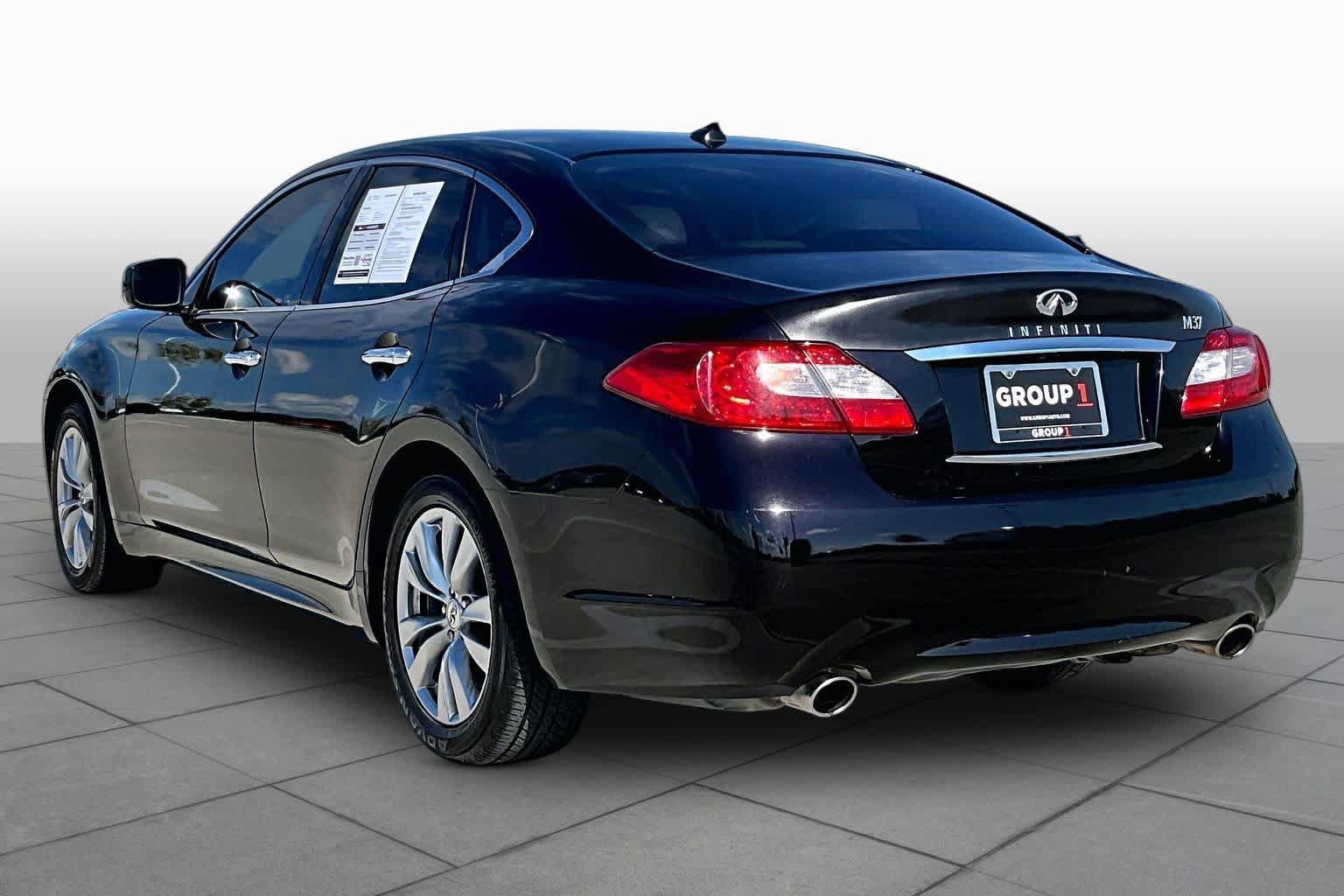 Used 2012 INFINITI M37 w/ Deluxe Touring Pkg RWD image 11