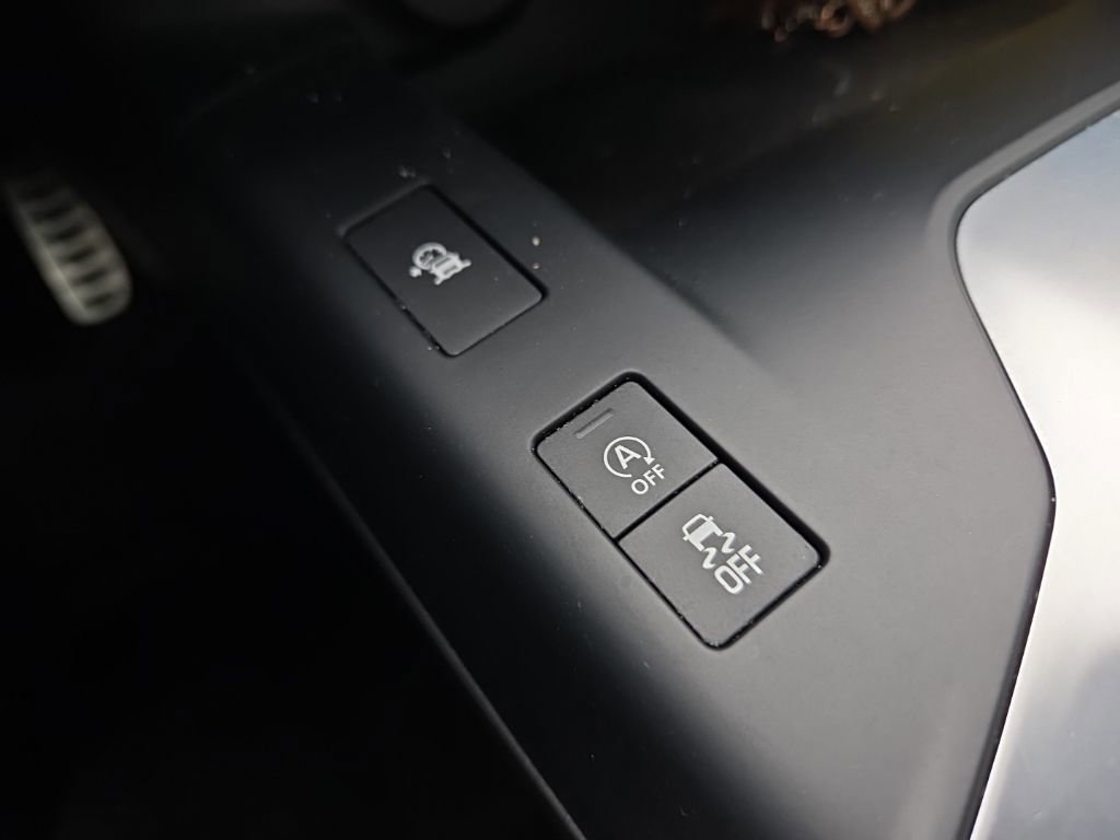 Used 2019 Jaguar E-PACE R-Dynamic SE image 42