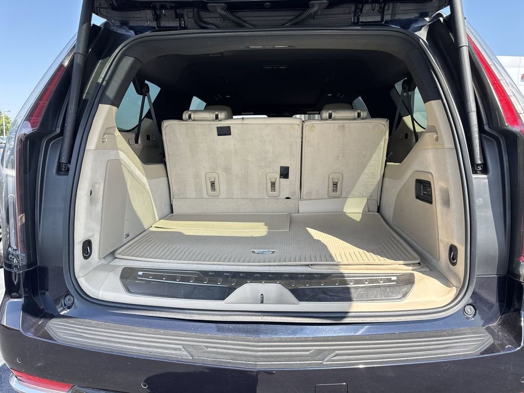 Used 2021 Cadillac Escalade ESV Premium Luxury AWD/4WD image 25