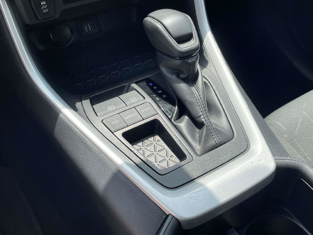 Certified 2024 Toyota RAV4 XLE FWD image 20