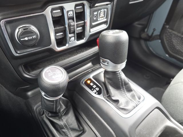 Used 2025 Jeep Wrangler Unlimited Sahara w/ Safety Group image 29