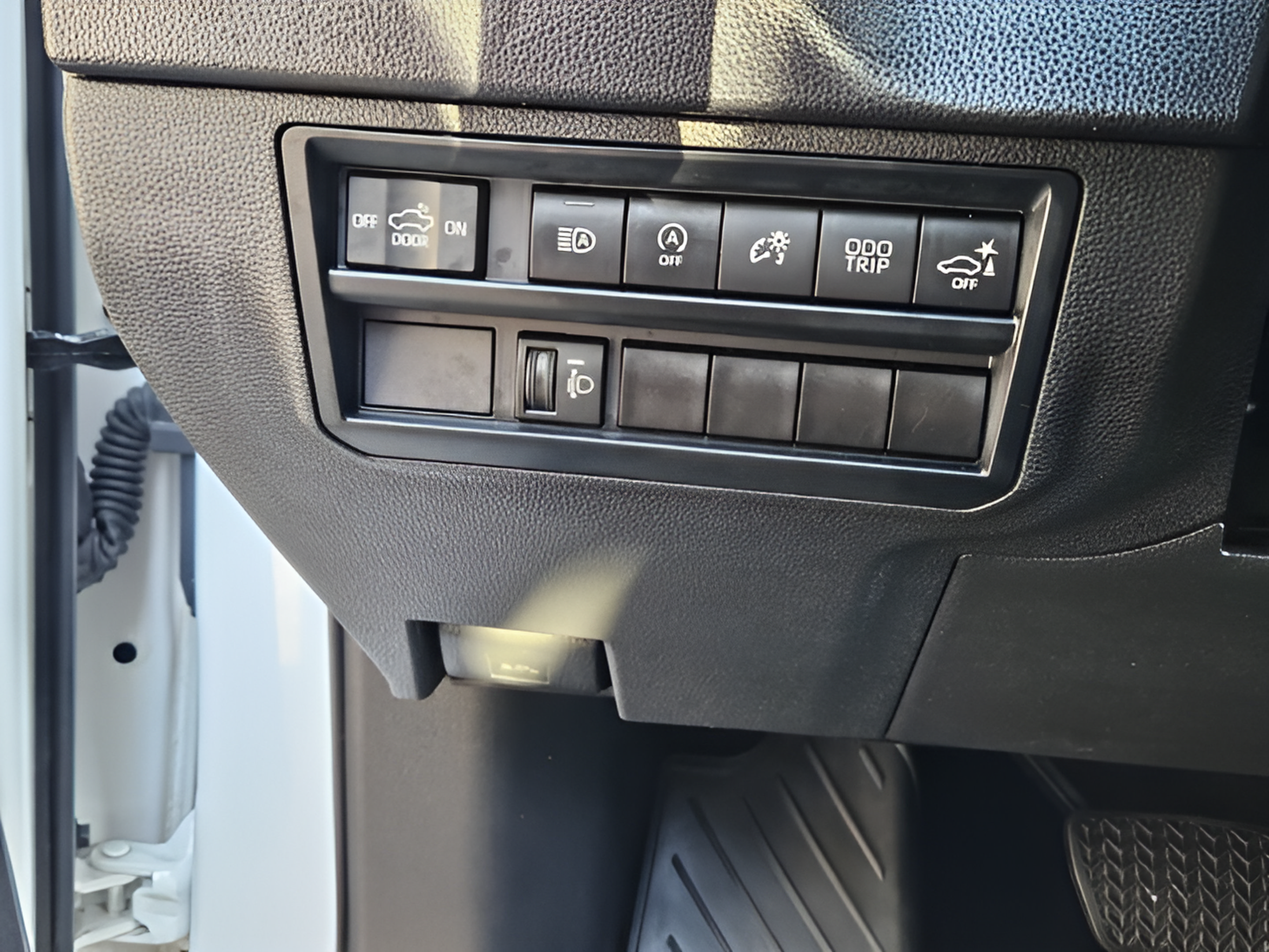 Used 2023 Toyota Tundra SR5 w/ SR5 Convenience Package AWD/4WD image 14
