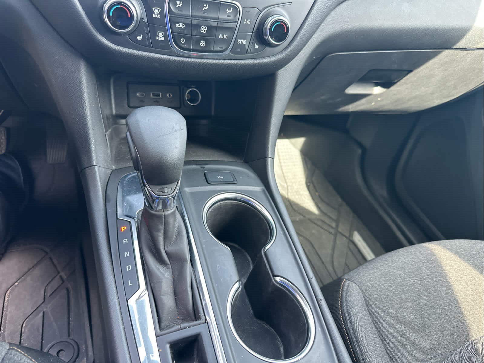 Used 2023 Chevrolet Equinox LT FWD image 10