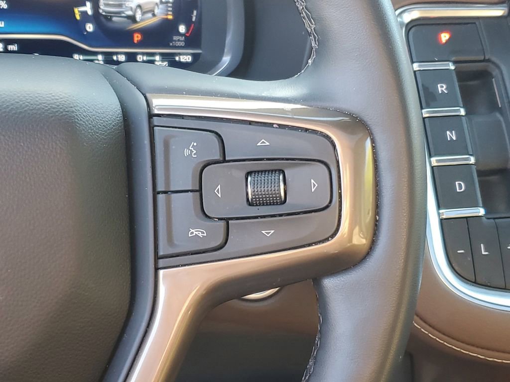 Used 2023 Chevrolet Suburban High Country image 16