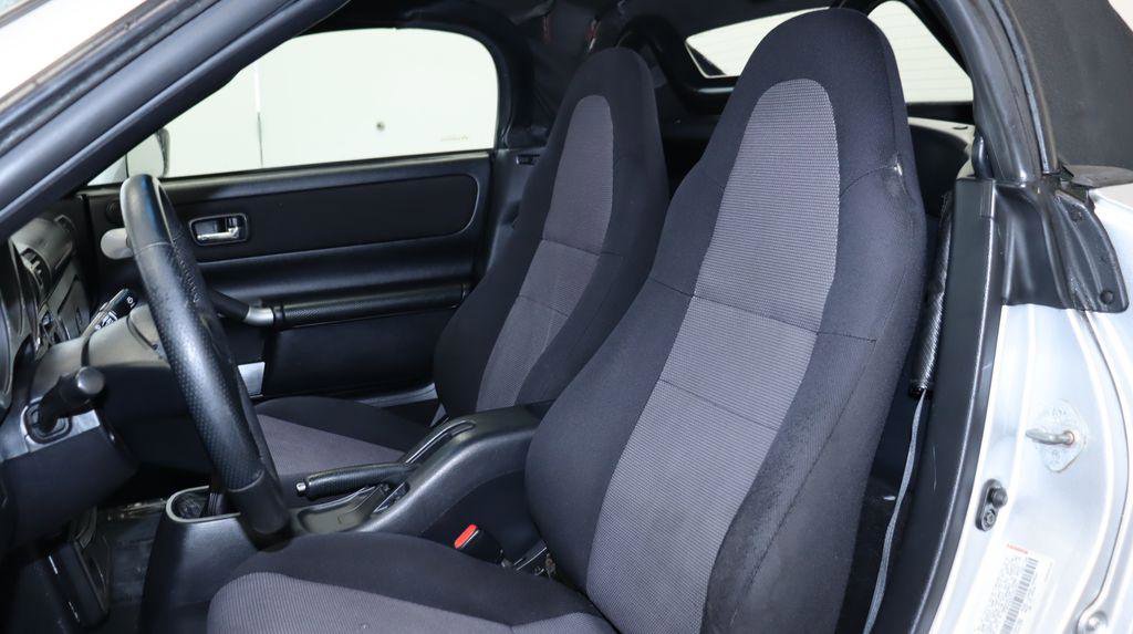 Used 2000 Toyota MR2 RWD image 19