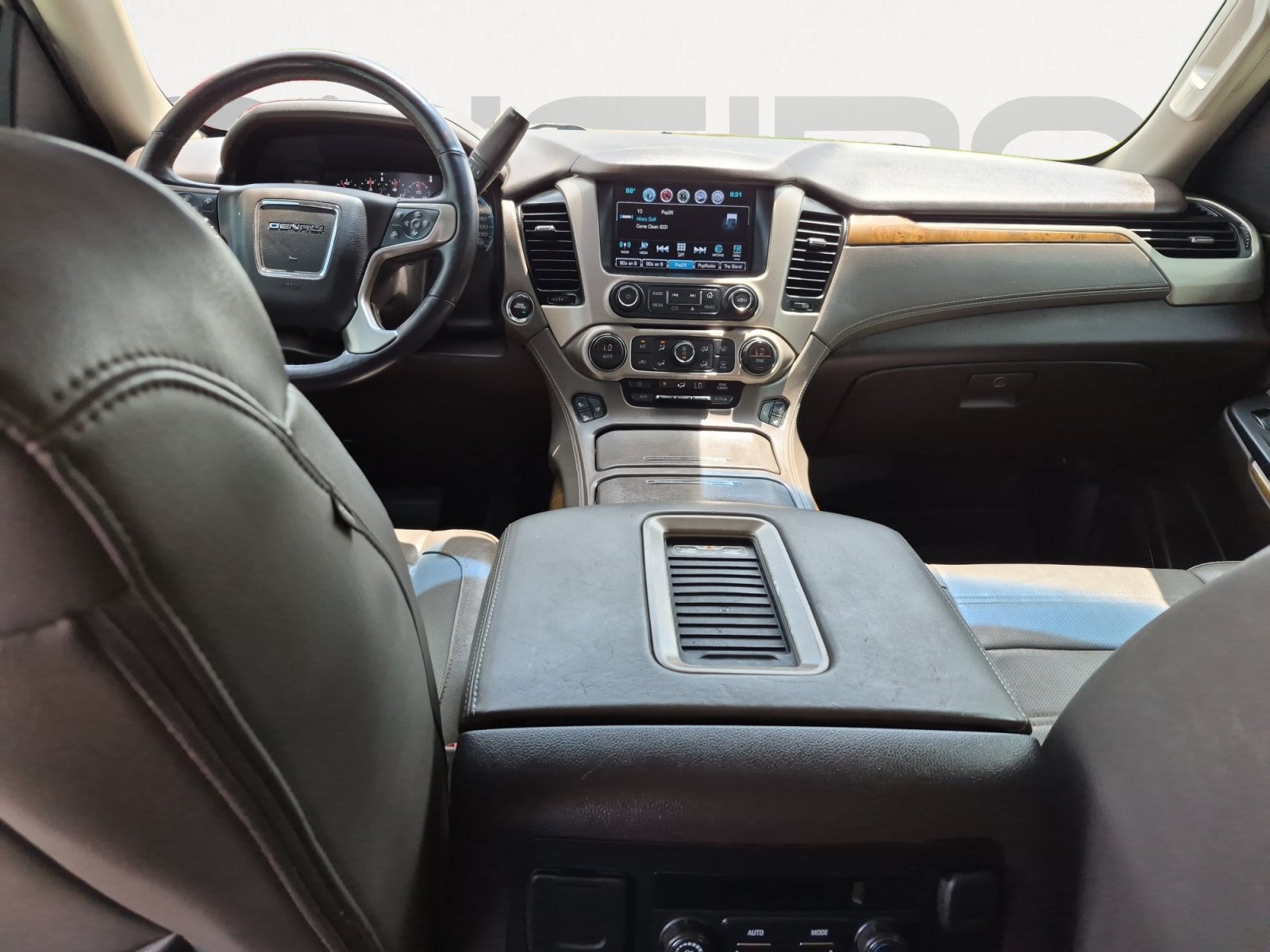 Used 2017 GMC Yukon XL Denali w/ Open Road Package AWD/4WD image 3
