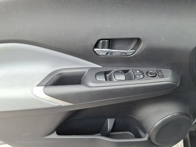 Used 2023 Nissan Kicks SR w/ SR Premium Package FWD image 14