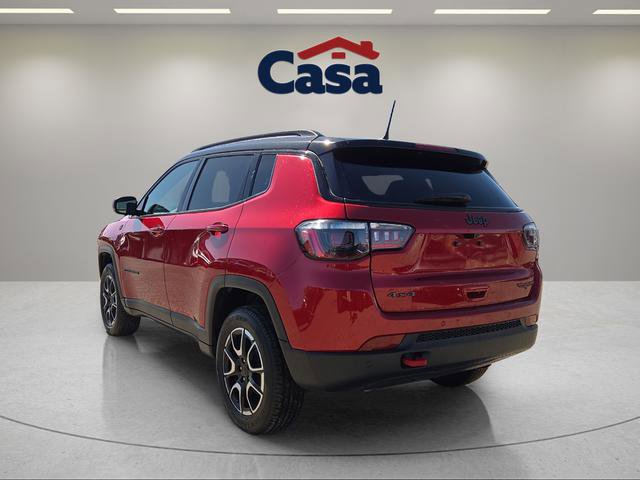 Used 2025 Jeep Compass Trailhawk AWD/4WD image 4