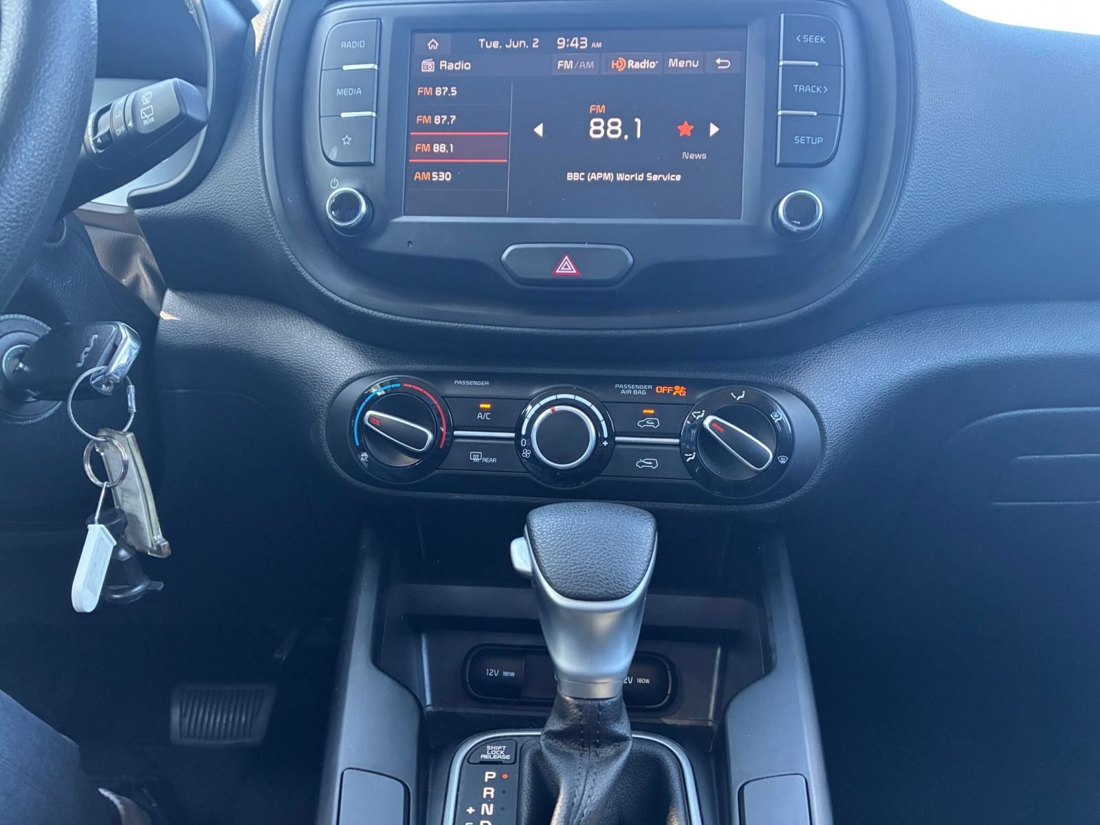 Used 2025 Kia Soul LX w/ LX Technology Package FWD image 17