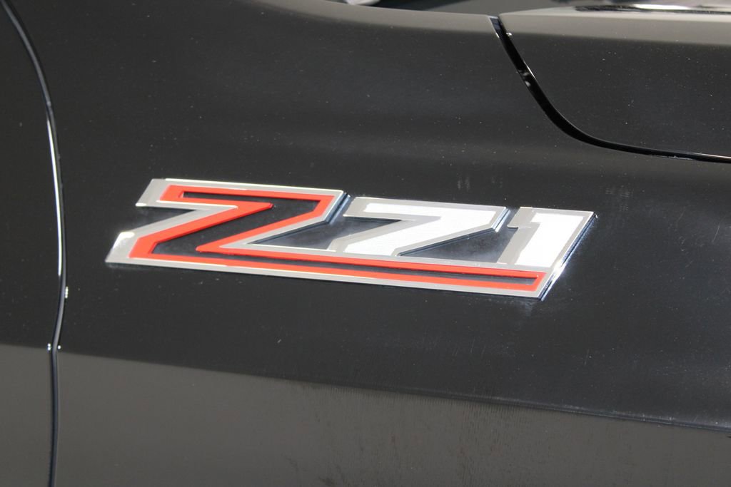 Used 2023 Chevrolet Suburban Z71 w/ Luxury Package image 13