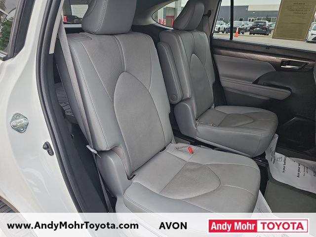 Used 2023 Toyota Highlander Limited AWD/4WD image 37