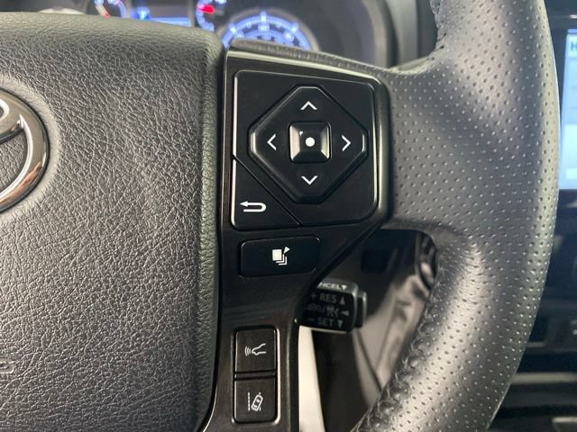 Certified 2022 Toyota 4Runner TRD Off-Road AWD/4WD image 19