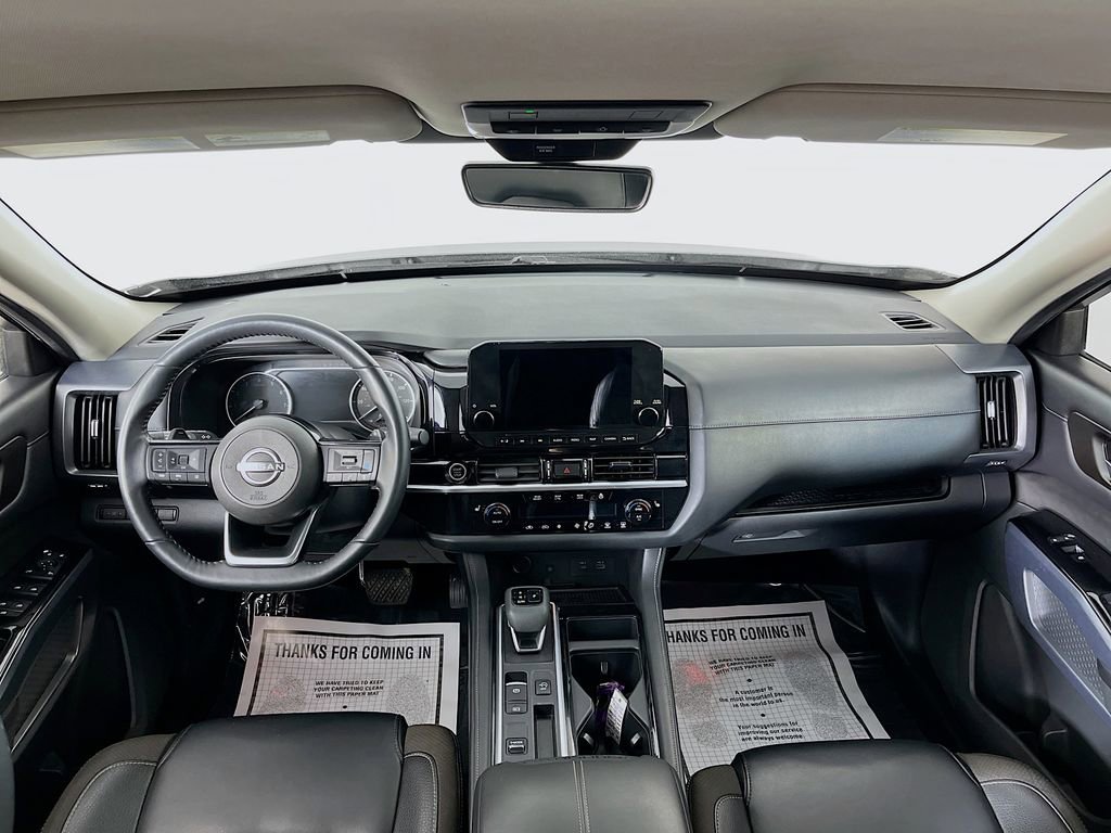 Used 2023 Nissan Pathfinder SL w/ Lighting Package (N92) FWD image 12