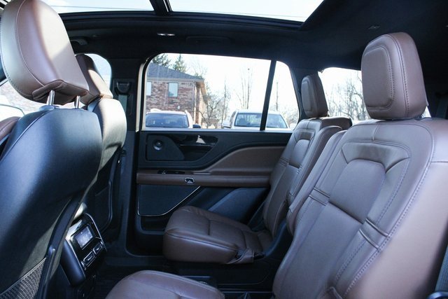 Used 2021 Lincoln Aviator Reserve w/ Elements Package Plus image 32