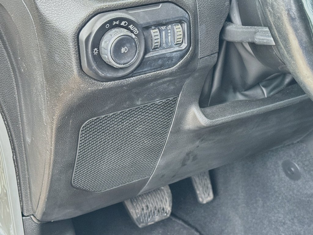 Certified 2022 Jeep Wrangler Unlimited Sahara w/ Cold Weather Group AWD/4WD image 11