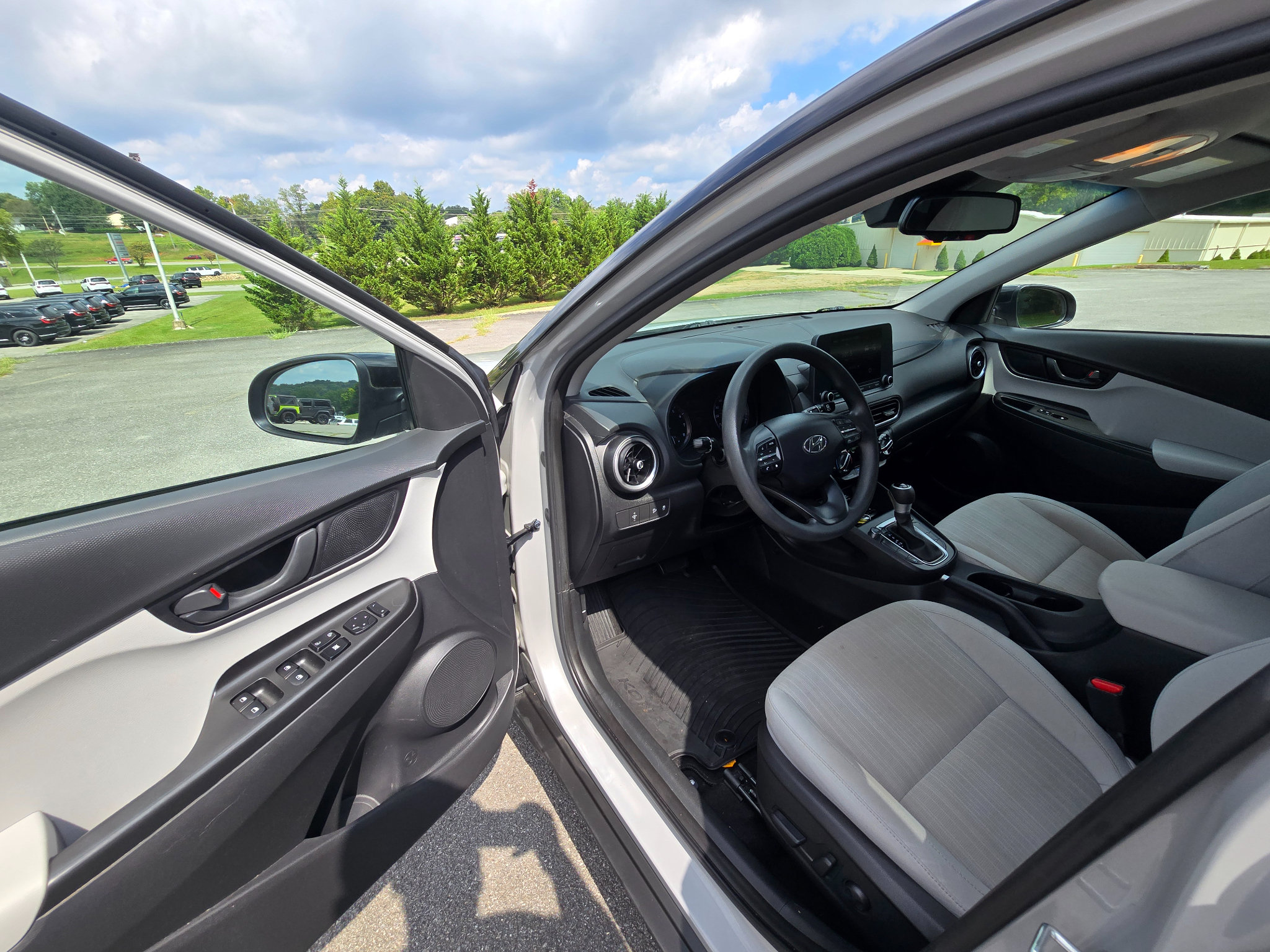 Used 2023 Hyundai Kona SEL AWD/4WD image 10