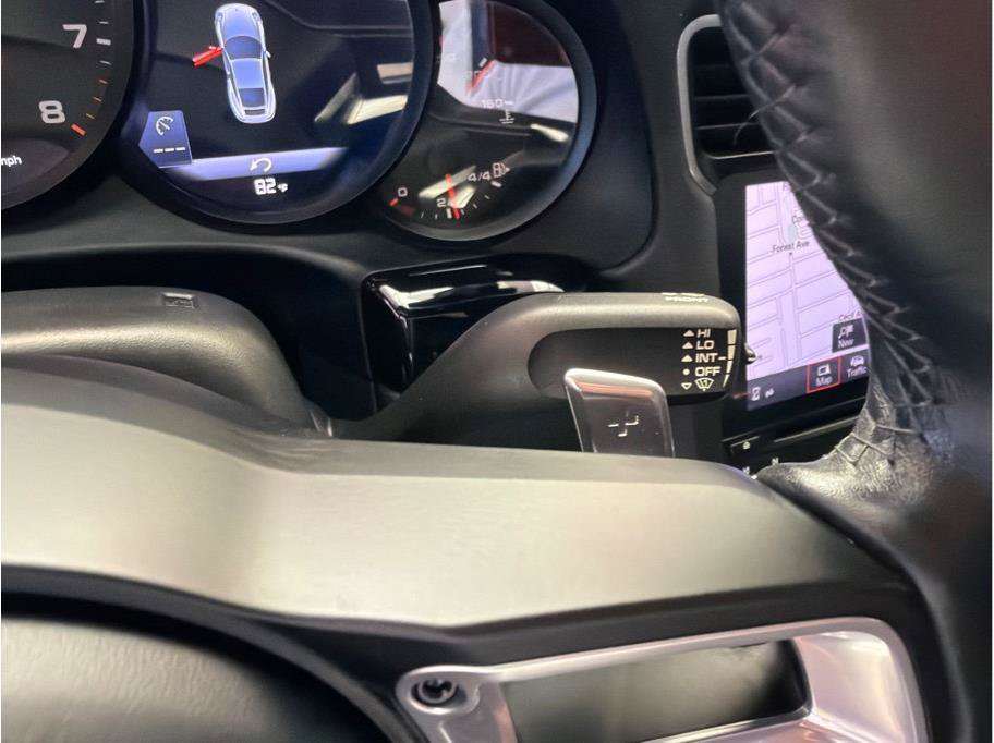Used 2019 Porsche 911 Carrera T RWD image 29