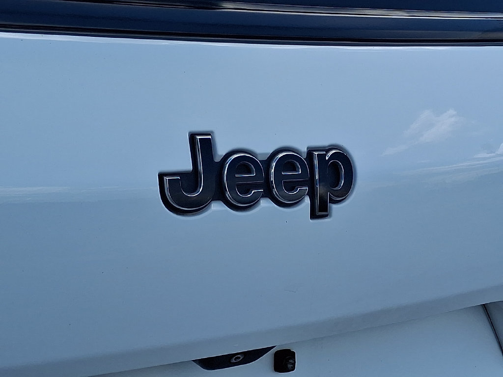 Used 2022 Jeep Grand Cherokee L Overland w/ Luxury Tech Group IV AWD/4WD image 35