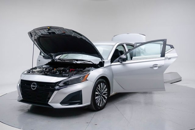 Used 2024 Nissan Altima 2.5 SV image 21