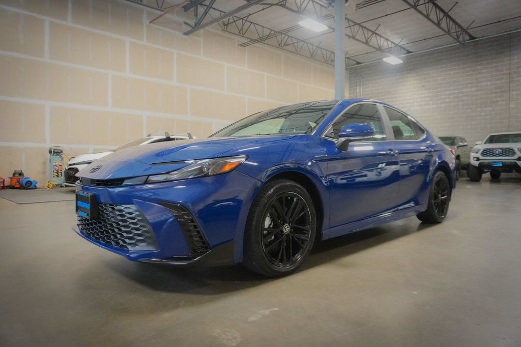 Used 2025 Toyota Camry SE w/ Convenience Package AWD/4WD image 2