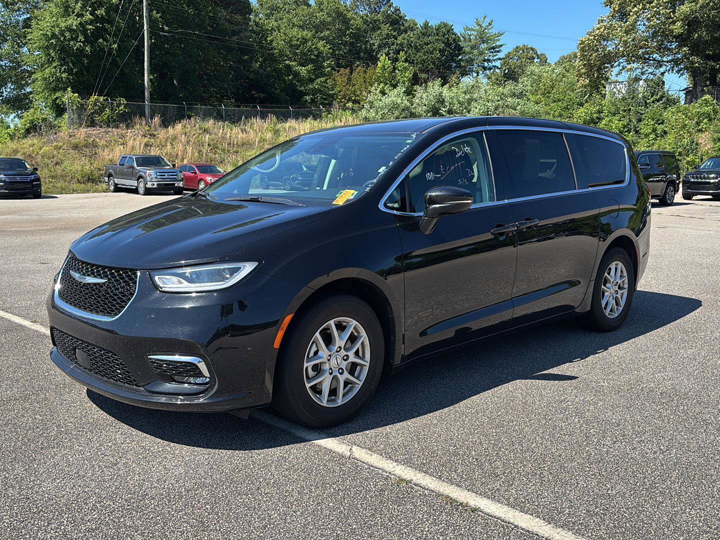 Used 2024 Chrysler Pacifica Touring-L