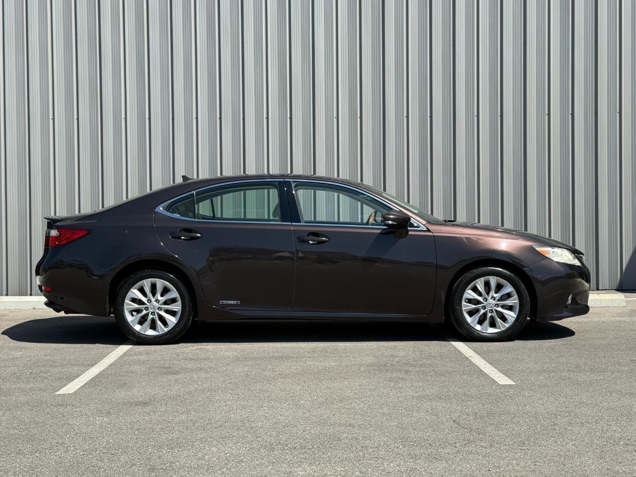 Used 2013 Lexus ES 300h w/ Luxury Pkg image 4