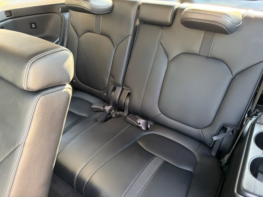 Used 2023 Honda Pilot Touring image 18