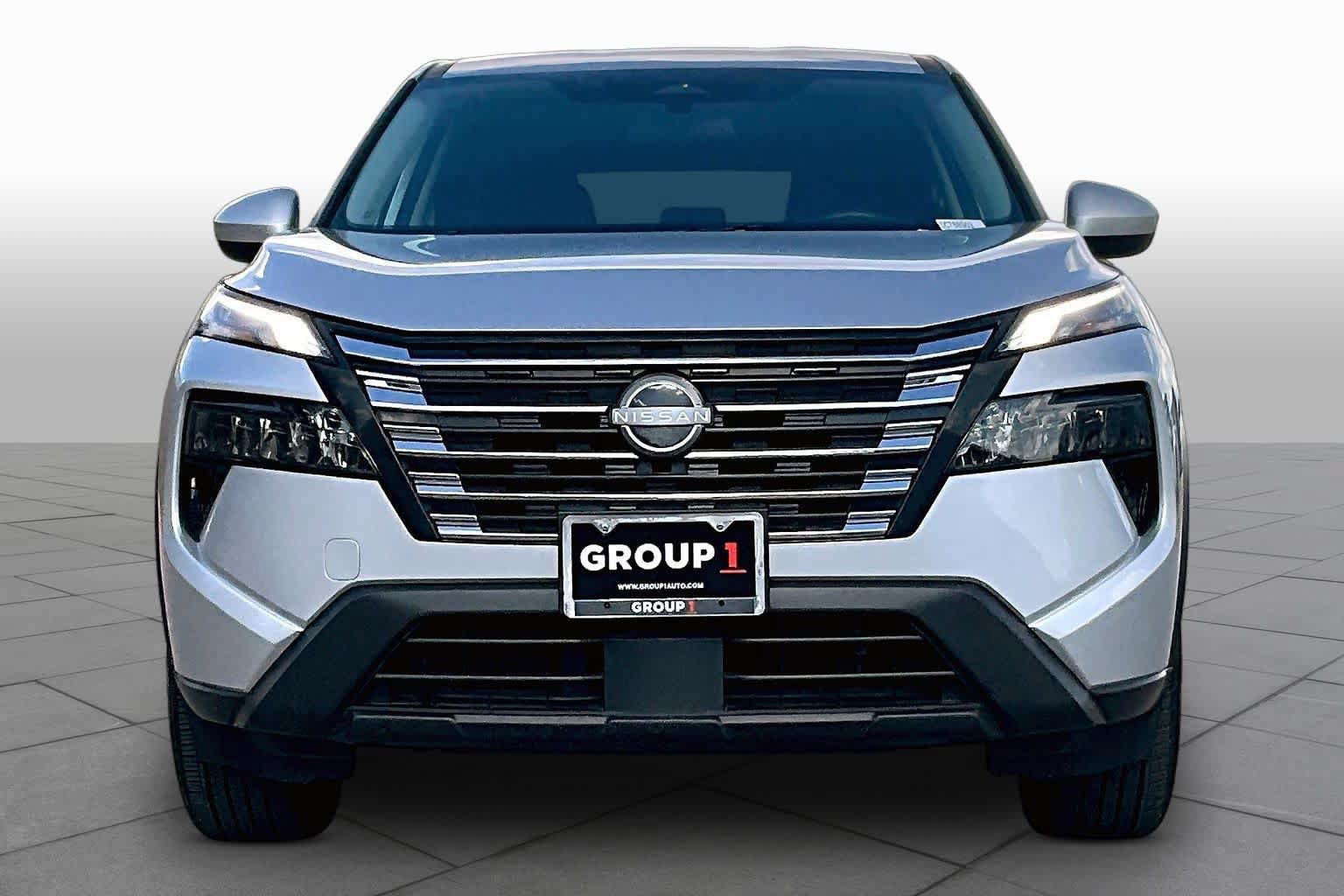 Used 2025 Nissan Rogue SV FWD image 7
