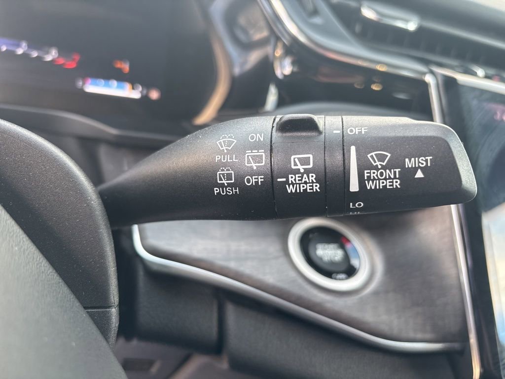 Certified 2023 Jeep Grand Cherokee Overland w/ Luxury Tech Group IV image 11