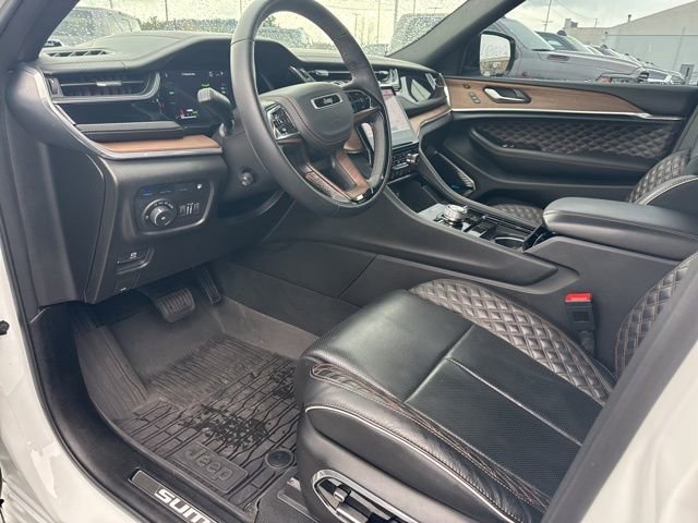 Used 2022 Jeep Grand Cherokee Summit w/ Advanced Protech Group IV AWD/4WD image 19