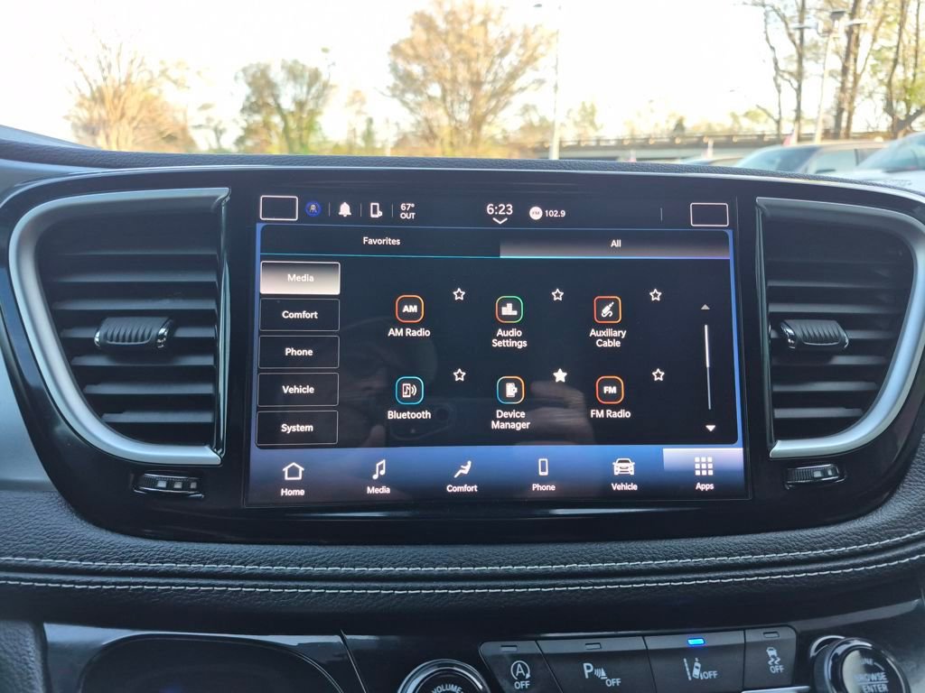 Used 2021 Chrysler Pacifica Touring w/ S Appearance Package image 18