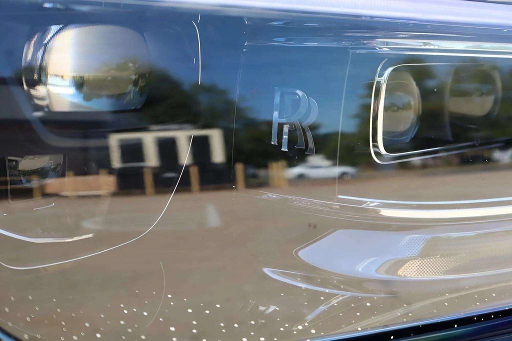 Used 2024 Rolls-Royce Phantom Sedan w/ The Phantom Package RWD image 20