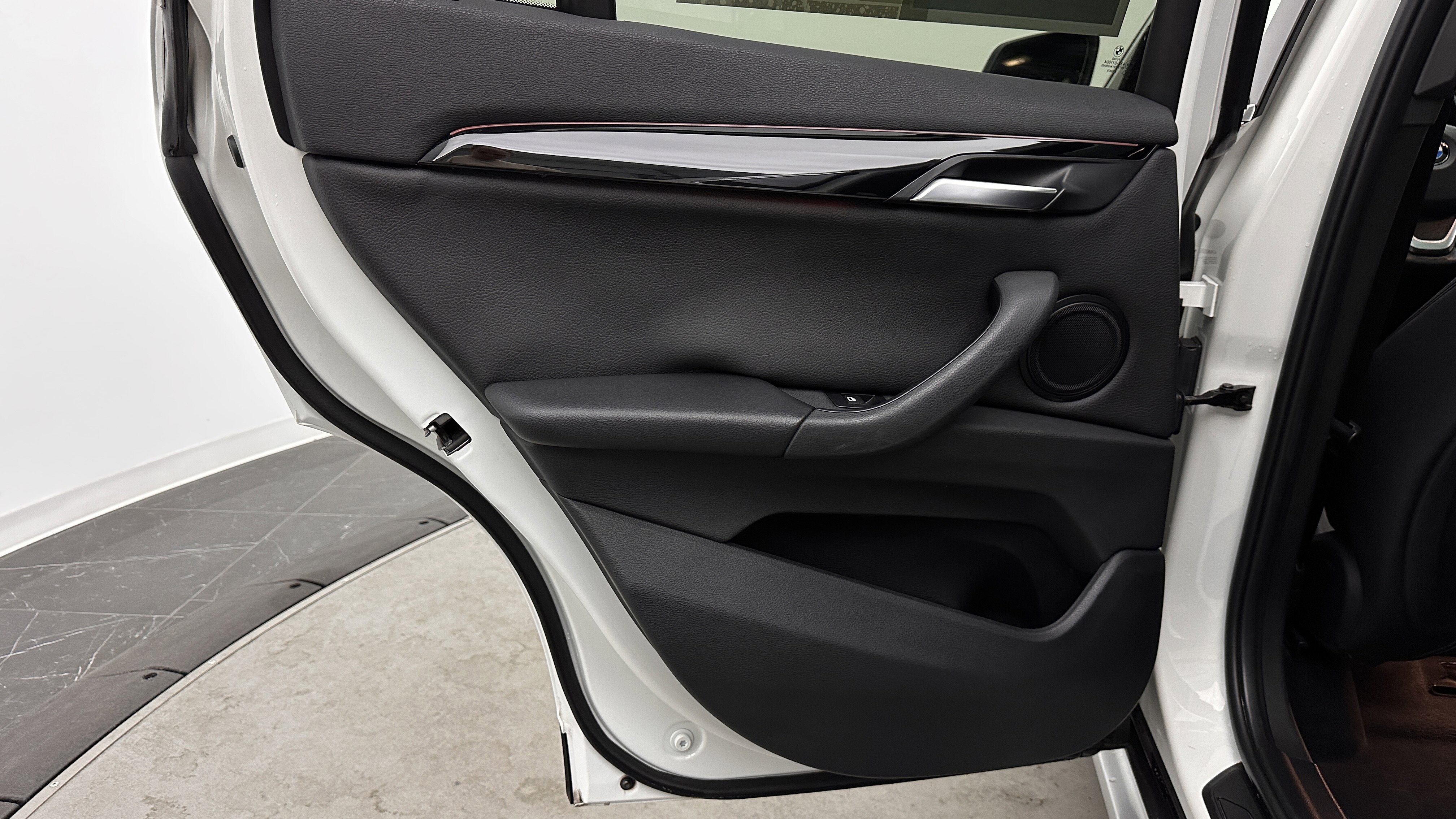 Used 2018 BMW X1 xDrive28i AWD/4WD image 25