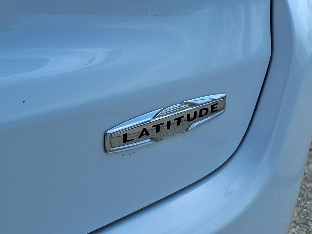 Used 2024 Jeep Compass Latitude image 10